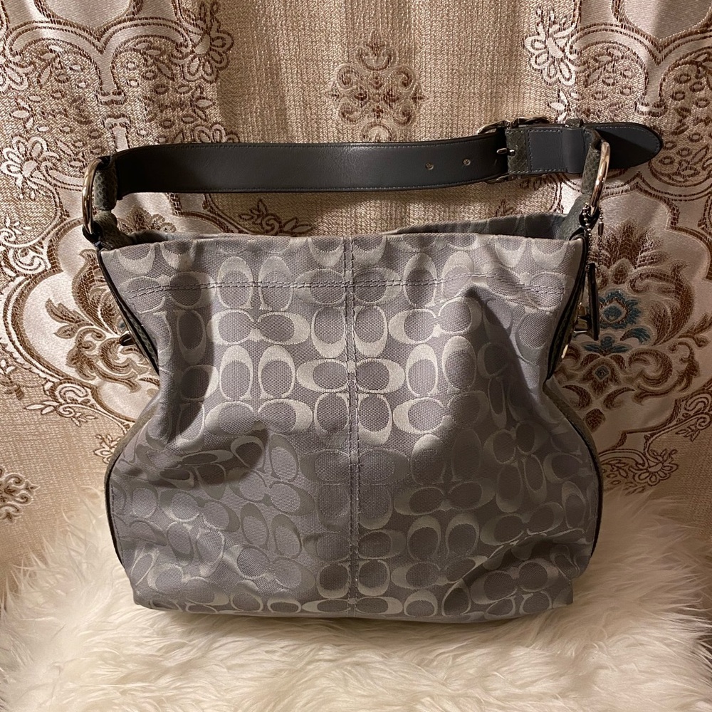 Preloved coach hobo bag